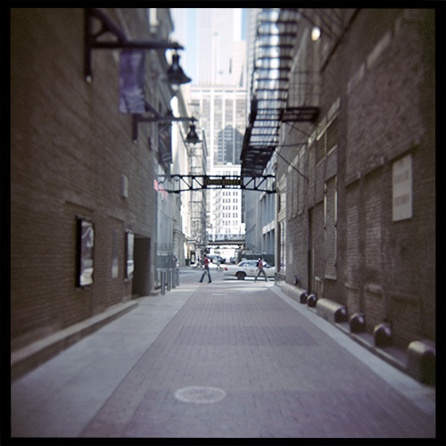 Main Photo: Couch Place